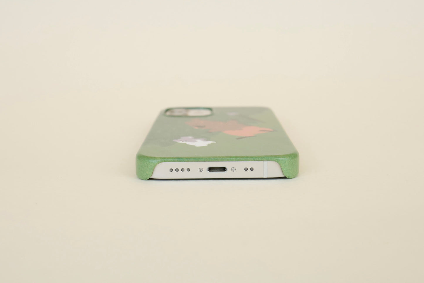 Dinotaeng Breezy hard iphone case(pre order)