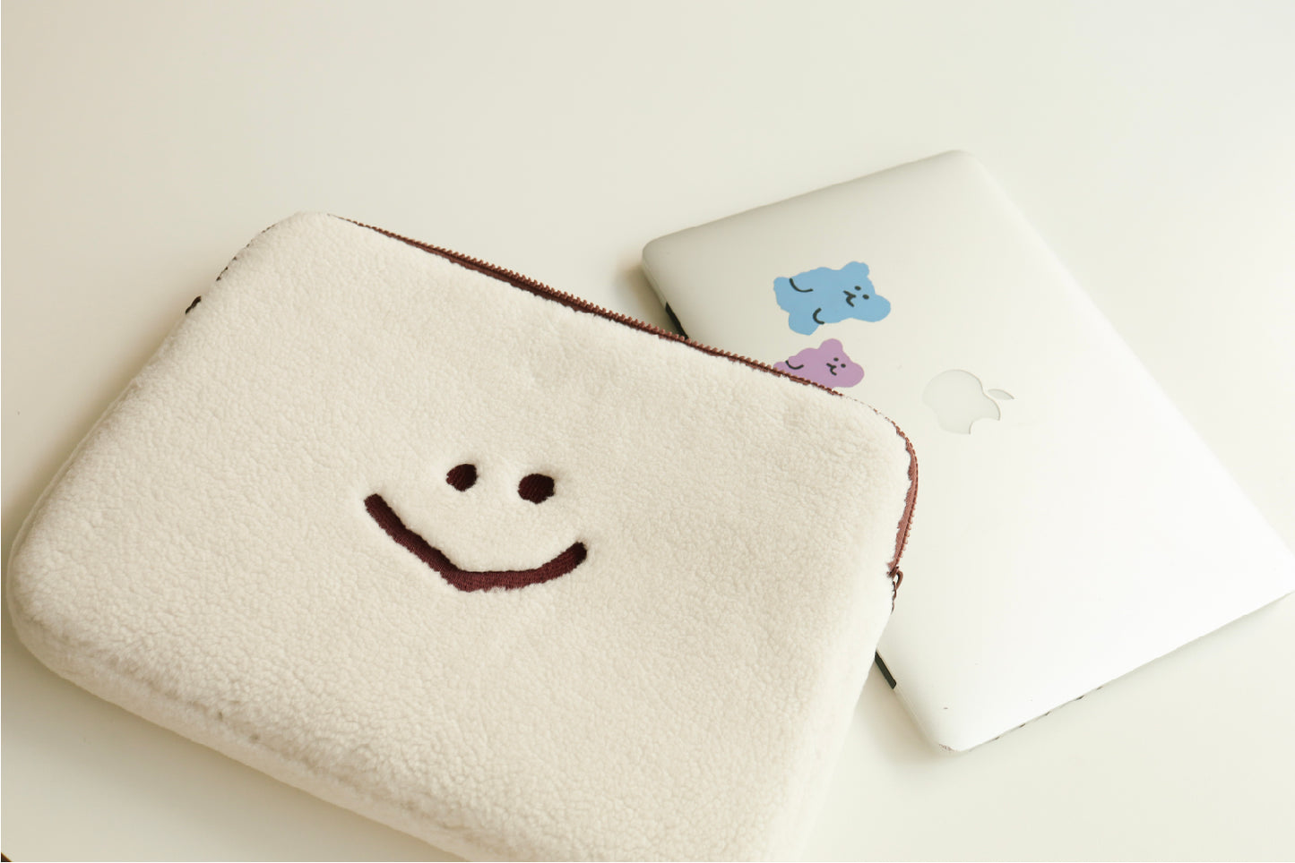 Dinotaeng I’m marsh i-pad/laptop pouch(pre order)
