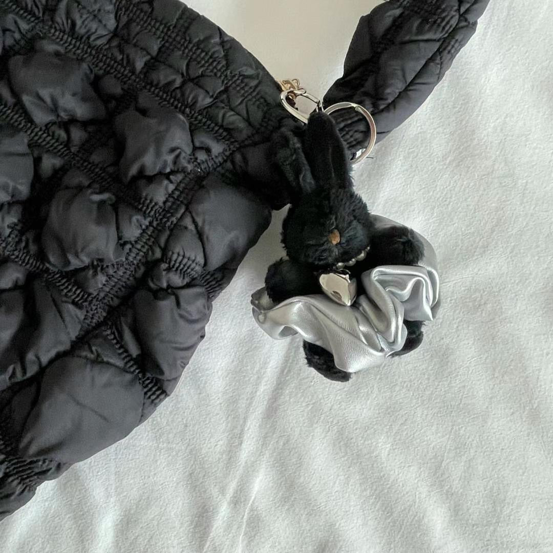 圓裙黑白兔兔key chain(pre order)
