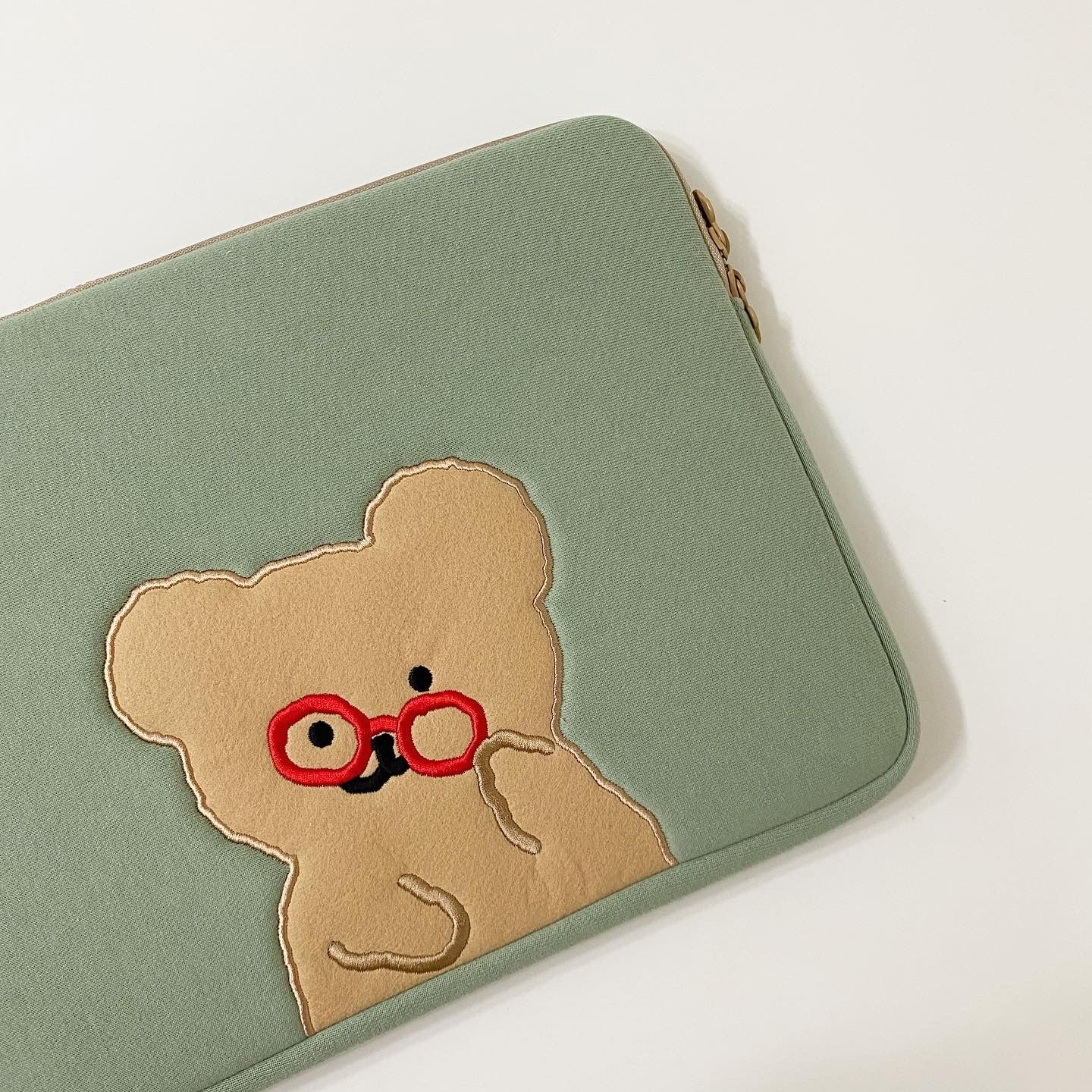 TETEUM mint 13/15 inch. laptop pouch(pre order )