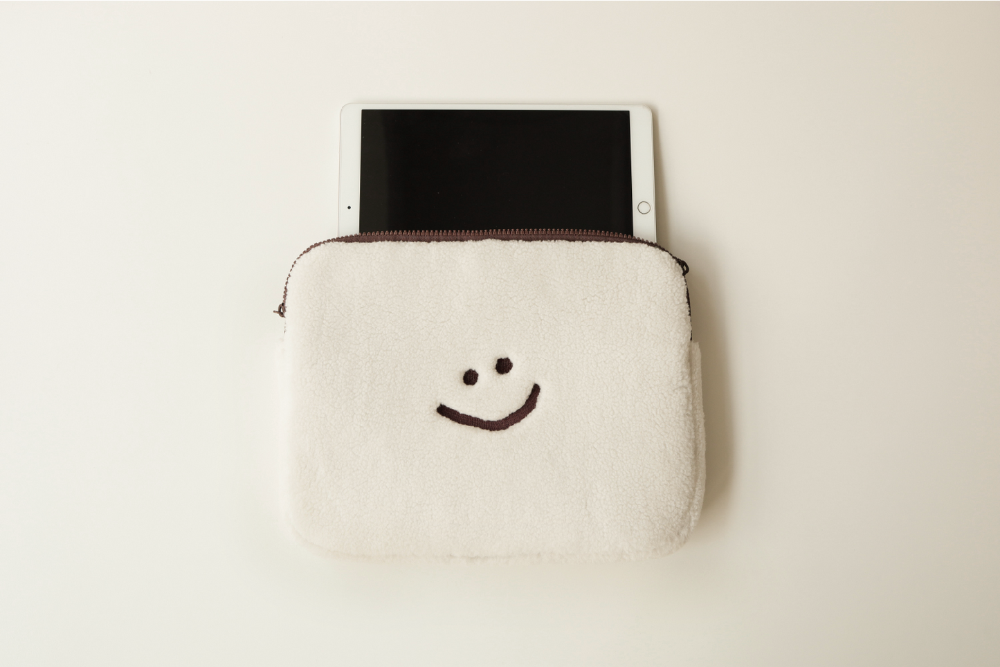 Dinotaeng I’m marsh i-pad/laptop pouch(pre order)
